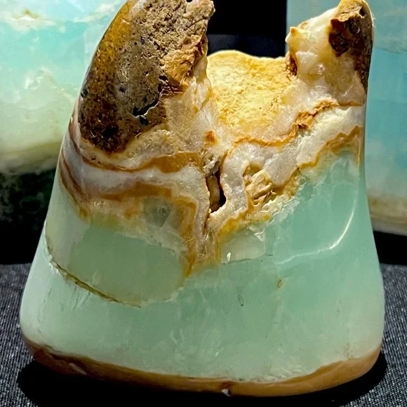 Caribbean calcite table table set - Picture 4 of 7